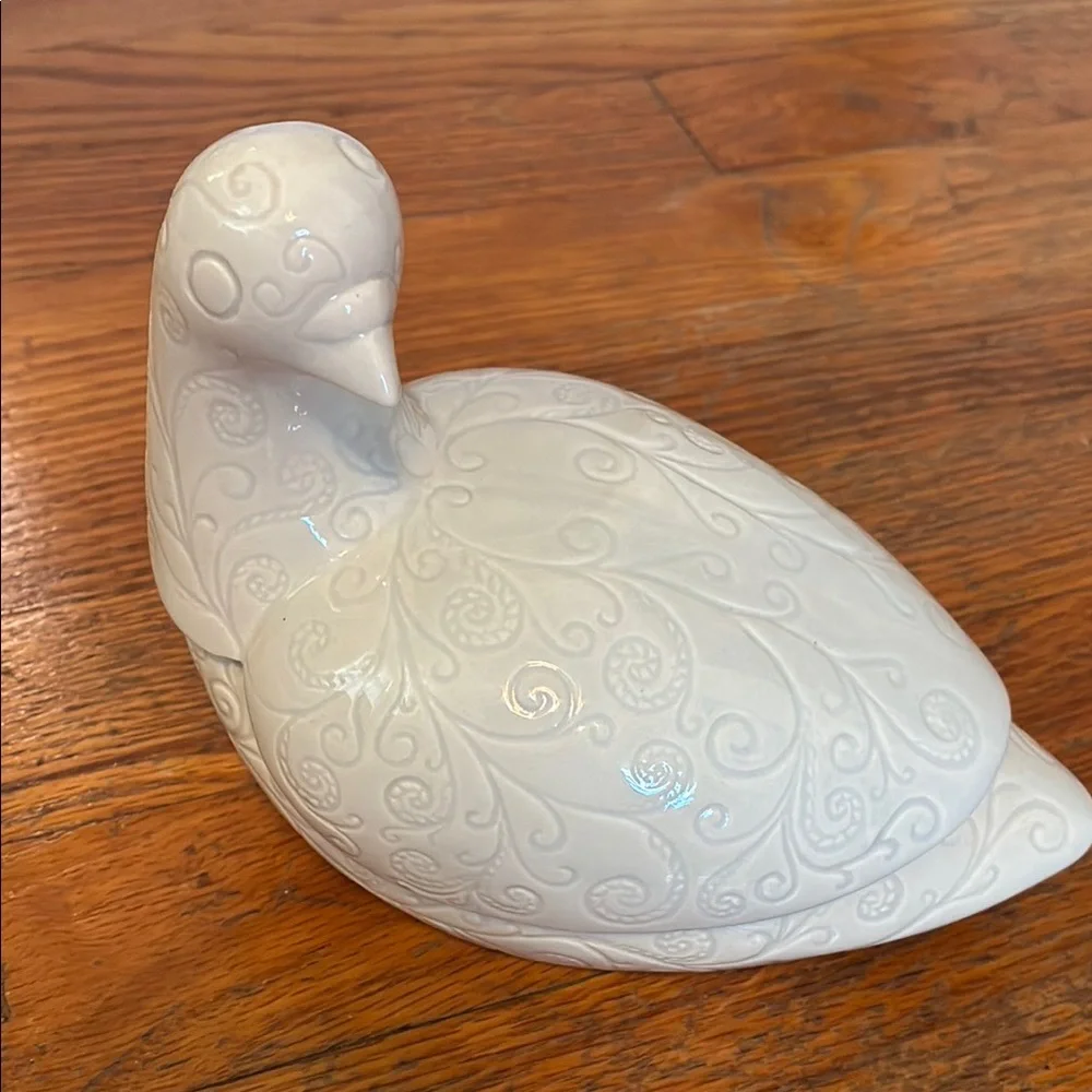 White Ceramic Bird Figurine Trinket Box
